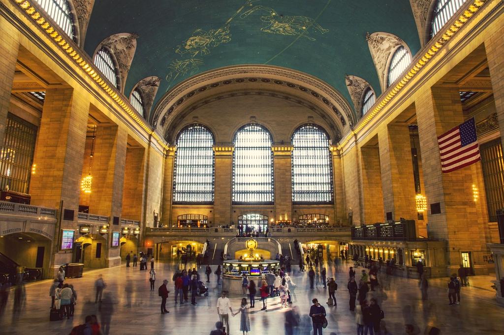 Advanced smart inventory tracking system with digital labels and mobile app integration